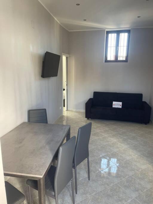 L'Aurora House Apartment Наполи Екстериор снимка