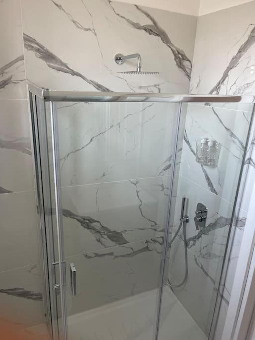 L'Aurora House Apartment Наполи Екстериор снимка