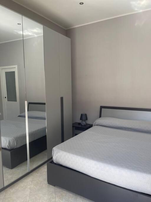 L'Aurora House Apartment Наполи Екстериор снимка