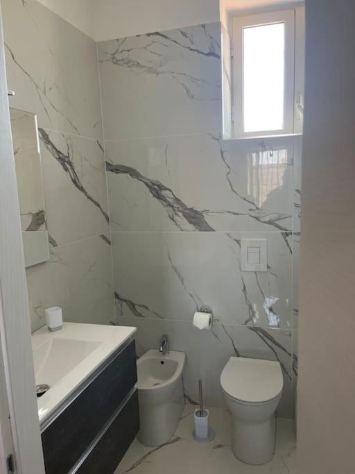 L'Aurora House Apartment Наполи Екстериор снимка